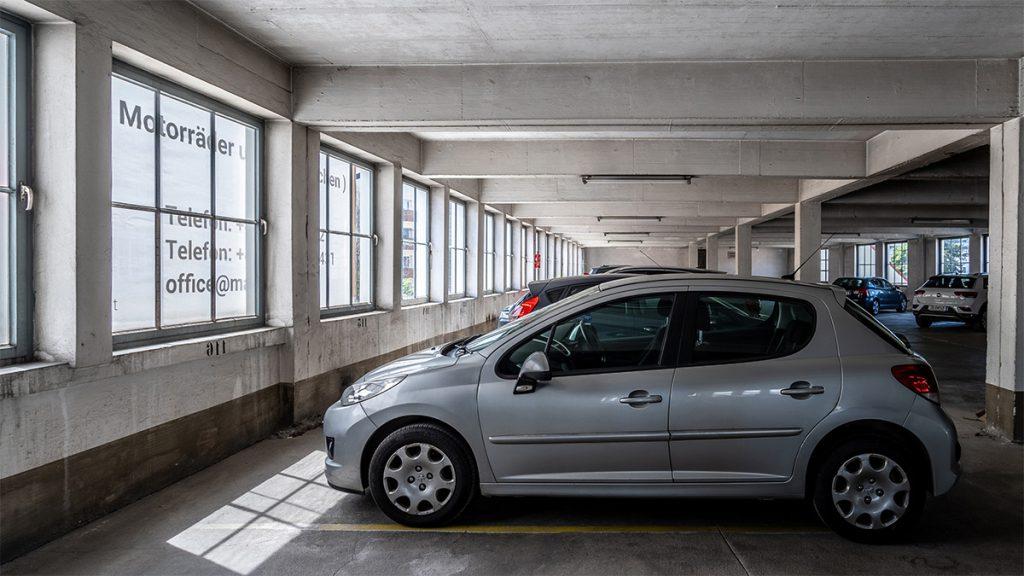 Adaptive Re-Use Projekt „Autopalast“: Wo bisher Autos „wohnten“, genießen bald Menschen urbane Lebensqualität. (Bild: smartvoll)