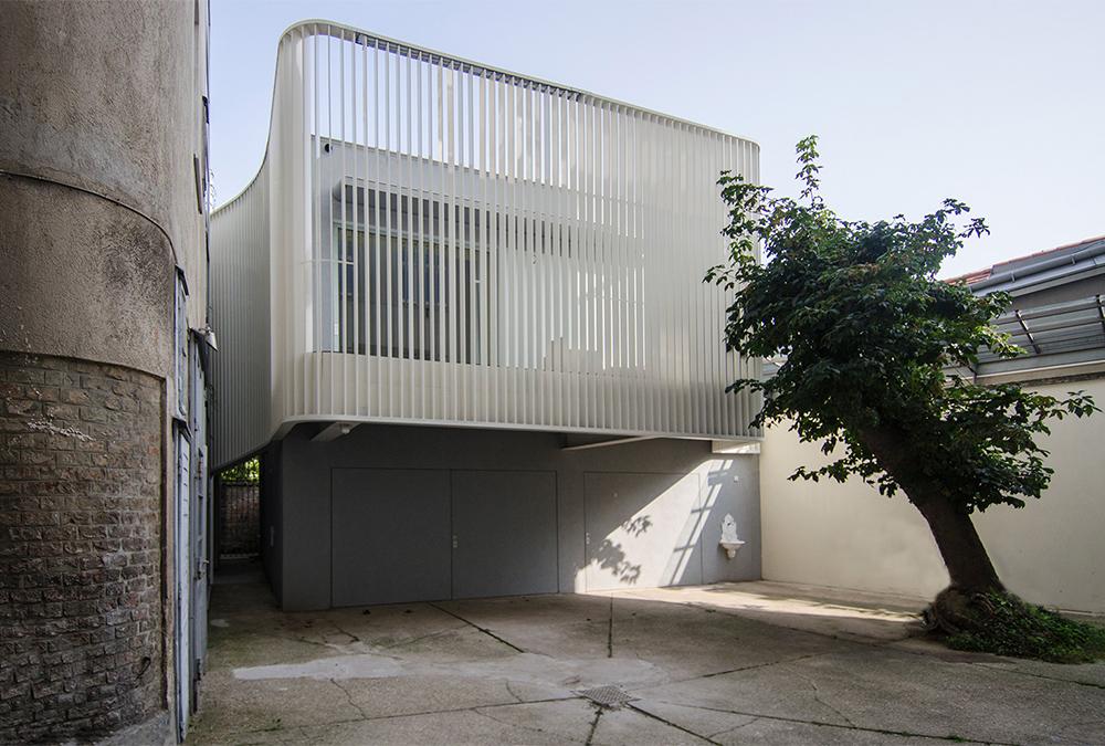 Adaptive Re-Use im kleinen Rahmen: Das alte Kutscherhaus in Wiens Innenstadt wurde zur modernen Wohnung. (Bild: Dimitar Gamizov)