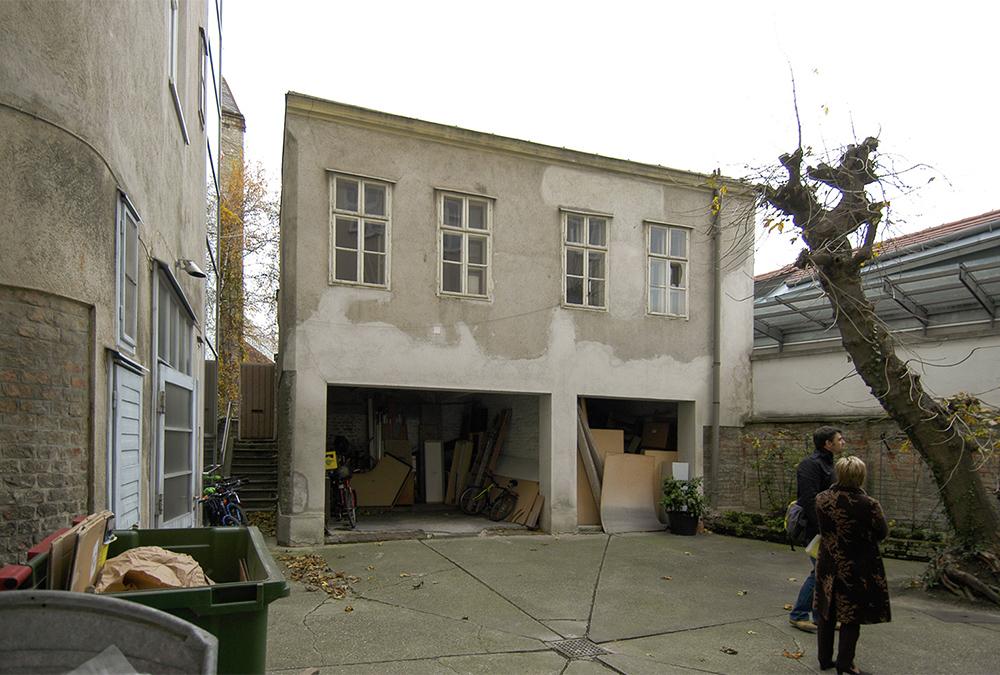 Adaptive Re-Use im kleinen Rahmen: Das alte Kutscherhaus in Wiens Innenstadt wurde zur modernen Wohnung. (Bild: Dimitar Gamizov)