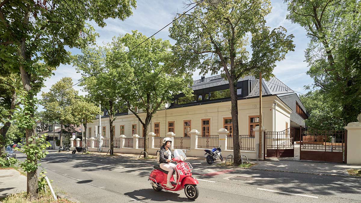 Rudolf Steiner Schule, Wien, Liesing, Dietrich Untertrifaller, Holzbau, Lehm, Stroh, Hanf
